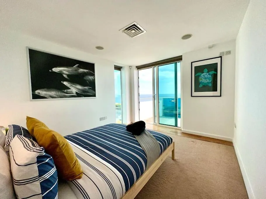 公寓 Stunning Panoramic Sea View Beach Location - Sleeps Up To 4 People - Free Parking - The Best Beach! - Great Location - Fast Wifi - Smart Tv - Newly Decorated - Sleeps Up To 4! Close To Bournemouth & Poole Town Centre & Sandbanks 英国