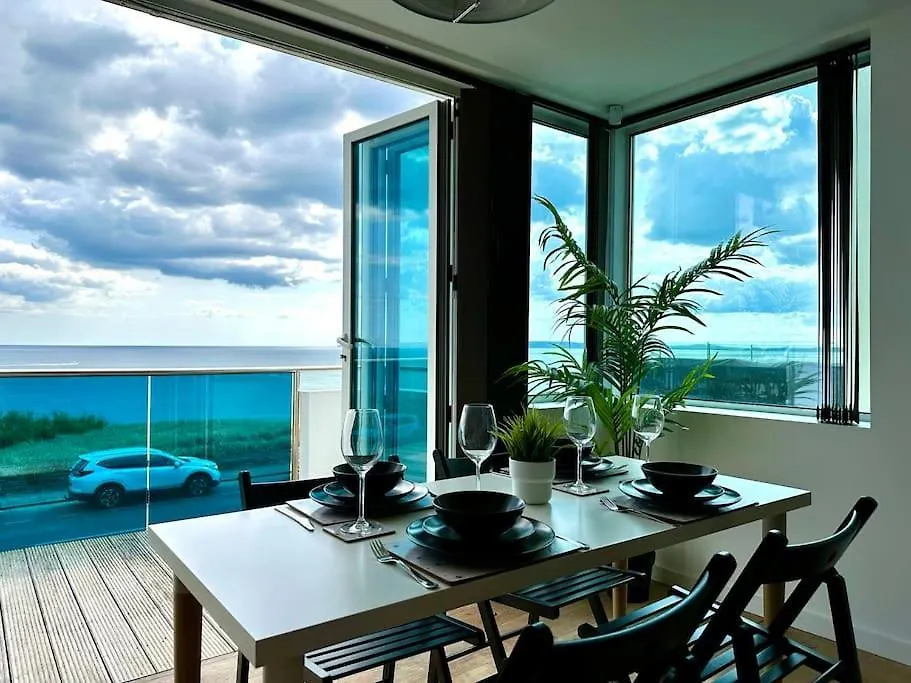 公寓 Stunning Panoramic Sea View Beach Location - Sleeps Up To 4 People - Free Parking - The Best Beach! - Great Location - Fast Wifi - Smart Tv - Newly Decorated - Sleeps Up To 4! Close To Bournemouth & Poole Town Centre & Sandbanks 英国